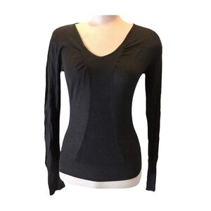 NWT Light weight V-neck black sweater size medium